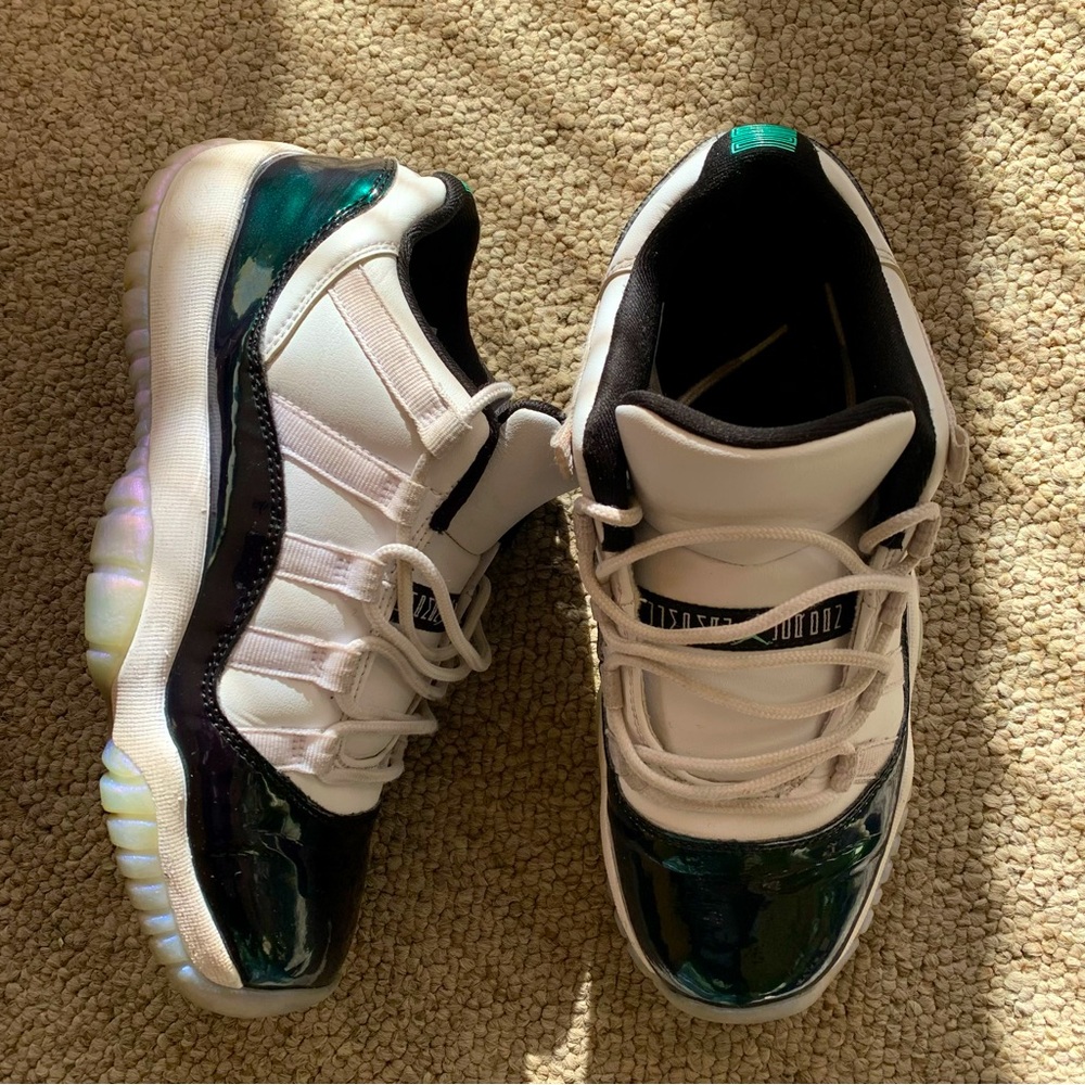Jordan 11 Low Iridescent